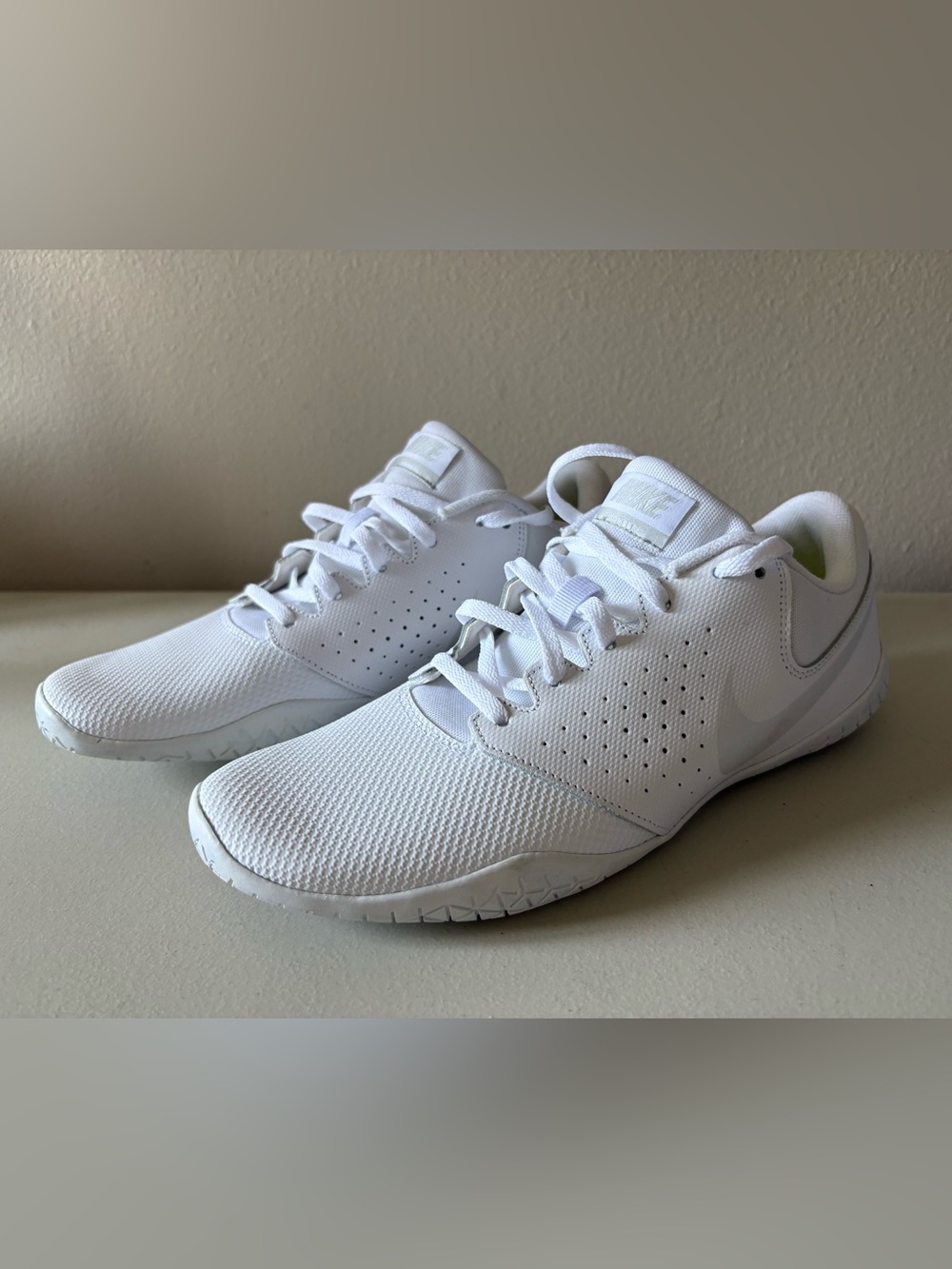 Nike White Women's Athletic Cheer Shoes. - Picture 1 of 8